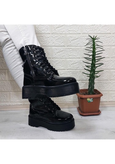 M.p 1425 Siyah Rugan 4cm Tabanlı İçi Tüylü Polar Parlak Kadın Bot 001