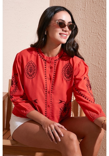 Lela Nakış Işlemeli Truvakar Kol Hakim Yaka Pamuklu Şile Bezi Bayan Gömlek 611Bz0044 Mercan