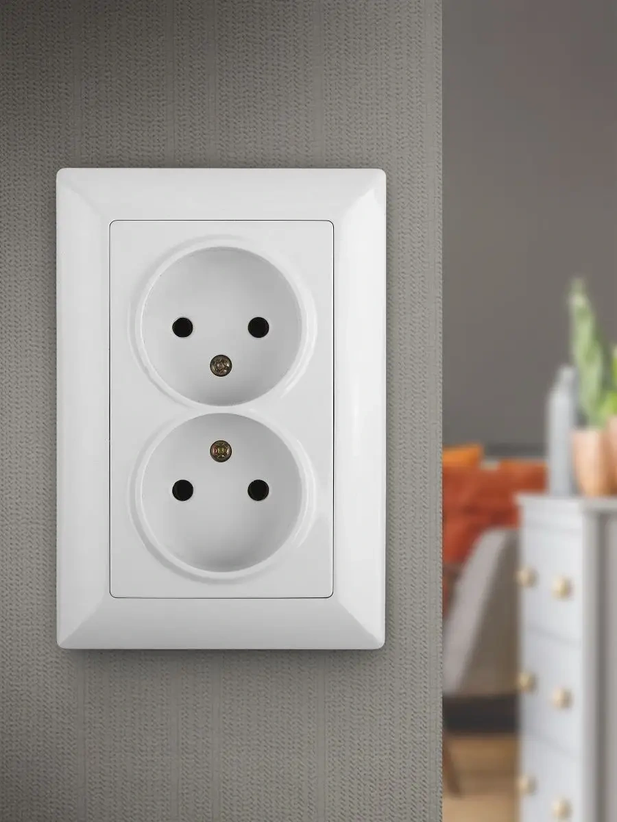 Intro Solo Gömme Çift Priz, Topraklamasız 16a-250v 136047644 4-204-01