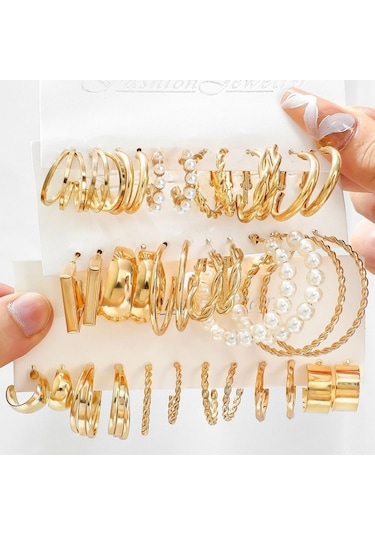 Flybuy : Option 1 Focus On Style : Şık Küpe Seti 9 Çift - Altın Rengi, Alaşımlı, 3-18mm, 10g Option 2 Highlights The Set Size : 9 Çift Şık Küpe Seti - Altın, Alaşımlı, 3-18mm, 10g Hafif Gold