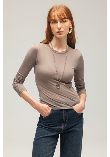 Saade Sââde Kadın Slim Fit Bisiklet Yaka Uzun Kollu Basic Örme Bluz - Transparan Görünümlü Vizon S Vizon Saade Sââde Kadın Slim Fit Bisiklet Yaka Uzun Kollu Basic Örme Bluz - Transparan Görünümlü Vizon S Vizon