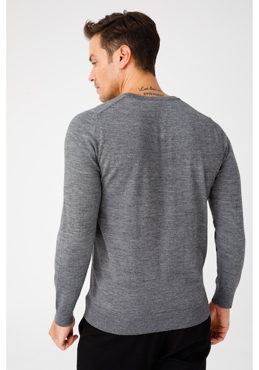 Desen Triko Erkek Basic V Yaka İnce Triko Kazak 02421602 Füme