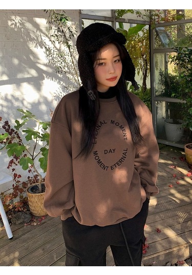 Kadın Kahverengi Moment Baskılı Oversize Sweatshirt Kahverengi