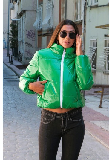 Kadın Yeşil Parlak Su İtici Dik Yaka Kısa Şişme Mont - 40 Yeşil