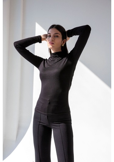 Kadın Dik Yaka Zebra Desenli Body Siyah