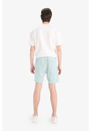 DeFacto Slim Fit Dar Kesim Dar Paça Basic Düz Şort B8674AX25SPGN1093