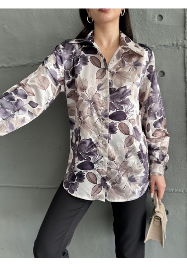 Kadın Oversize Ekru Renk Lacivert Çicek Detaylı Saten Gömlek-lacivert Lacivert