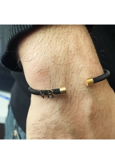 Gümüş Altın Kaplamalı Tektaraflı Harfli Siyah Çelik Bileklik
