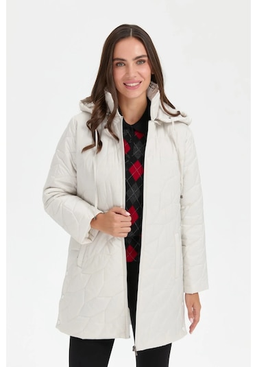 Desen Triko Kadın Yanları Çıtçıtlı Yaprak Desenli Kapüşonlu Araboy Kapitone Kaban 24419 Ekru Ekru