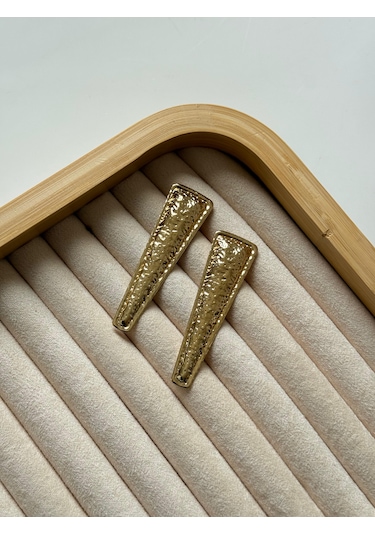 Gold Uzun Üçgen Figür Küpe Altın