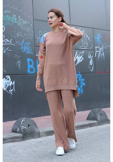 Omuz Detaylı Kol Nakışlı İkili Alt Üst Triko Takım Vizon Vizon