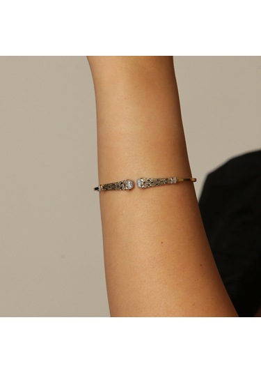 Taşlı Desenli Kelepçe Sarı Altın