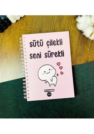 Sütü Çilekli Seni Sürekli Tasarımlı Konuşan Ajanda Ve Kupa Bardak