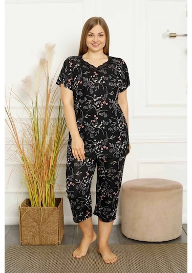 Anne Kalıp Tunik Büyük Beden Kapri-battal Beden Dantel Detay Kısa Kol Viskon Bermuda Pijama Takımı Siyah Anne Kalıp Tunik Büyük Beden Kapri-battal Beden Dantel Detay Kısa Kol Viskon Bermuda Pijama Takımı Siyah