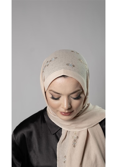 Bej Pratik Hazır Geçmeli Tesettür Şal Örme Kumaş Taşlı Çiçek Desenli 2118c 12