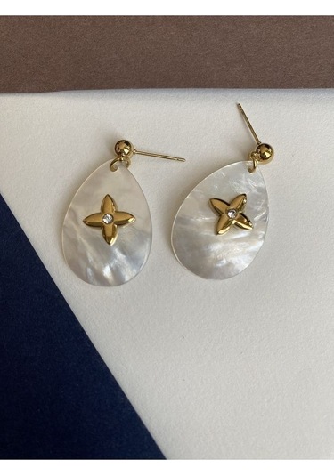 Zirkon Taşlı Yıldız Mineli Çelik Kararmaz Küpe Çifti