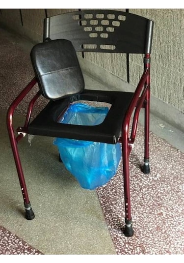 Medikaltec Deri Döşemeli Klozet Yükseltici Katlanabilir Tuvalet Yükseltici Sandalyesi