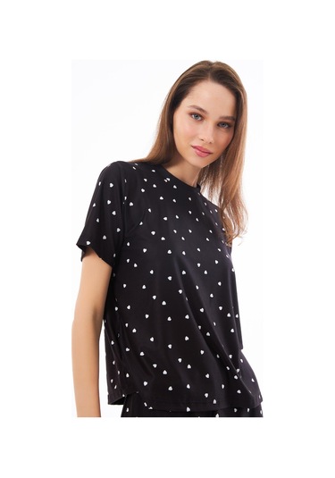 Premium Yazlık Şortlu Kadın Pijama Takımı Siyah Kalp Desenli Yumuşak Dokulu Bisiklet Yaka Kısa Kollu Siyah Premium Yazlık Şortlu Kadın Pijama Takımı Siyah Kalp Desenli Yumuşak Dokulu Bisiklet Yaka Kısa Kollu Siyah