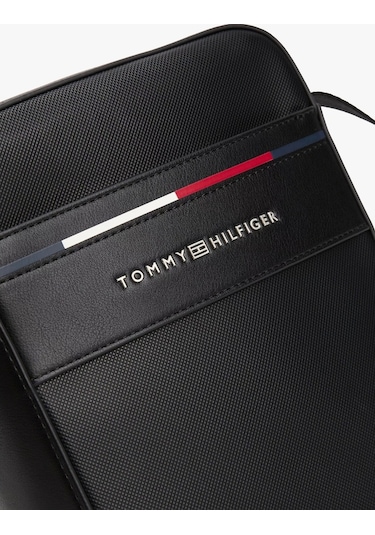 Tommy Hilfiger Erkek İmzalı Çapraz Askılı Muhabir Çantası Siyah