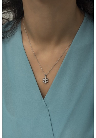 925 Ayar Gümüş Rodyum Kaplama Kar Tanesi Kolye