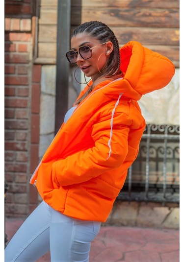 Kadın Neon Turuncu Su Geçirmez Kapüşonlu Şişme Mont