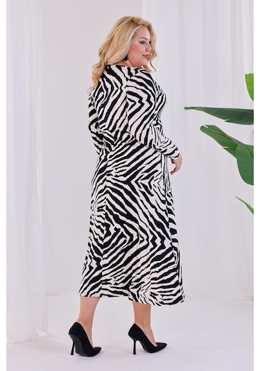 Kadın Siyah Beyaz Zebra Desen Kruvaze Yaka Büyük Beden Esnek Maxi Elbise Siyah - Beyaz
