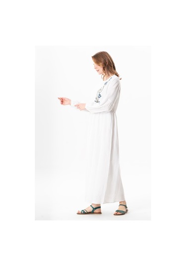 Uzun Kol Şile Bezi Gülşah Bisiklet Yaka Nakışlı Uzun Yazlık Elbise Beyaz Byz Beyaz