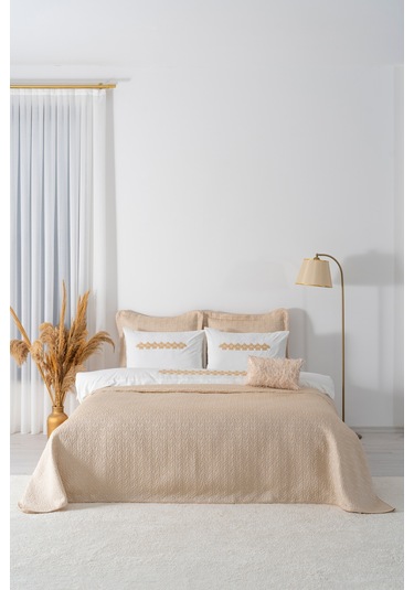 Parla Cappuccino Nakışlı Çift Kişilik Nevresimli Pike Seti - 8 Parça Çeyiz Seti Cappuccino