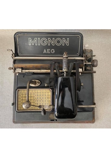 Aeg Mignon Antika Daktilo - Koleksiyonluk Metal Kasalı Daktilo No