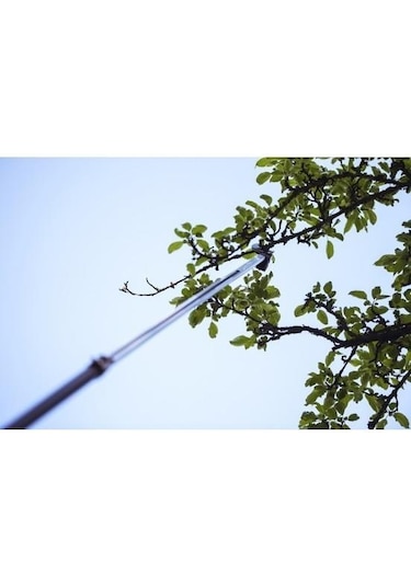 Fiskars UPX86 Powergearx Testereli Yüksek Dal Budama Makası