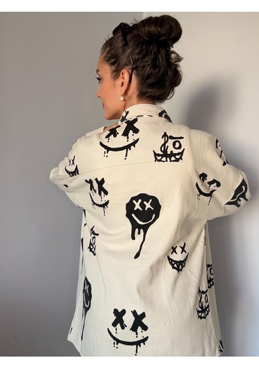 Ekru Smile Baskılı Lazer Detaylı Ceket Ekru
