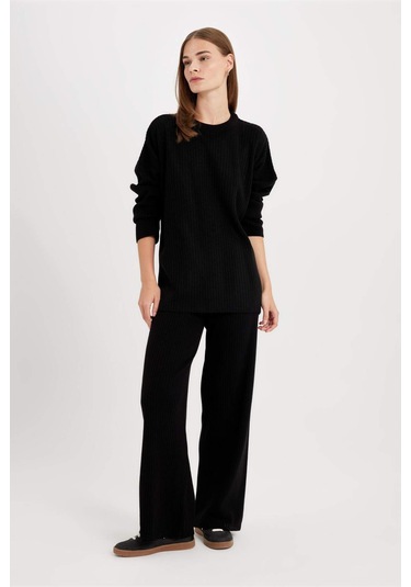 DeFacto Relax Fit Bisiklet Yaka Uzun Kollu Üst Beli Lastikli Uzun Alt D5232AXNSBK27