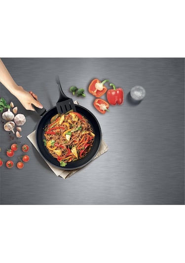 Tefal Titanyum 2X XL Force Wok Difüzyon Tabanlı Tava 28 CM