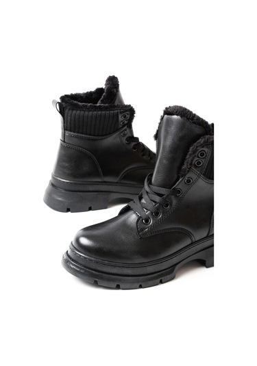 Siyah Bağcıklı Günlük Kadın Bot Siyah