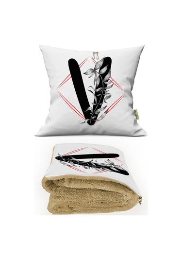 V HARFİ Baskılı Kişiye Özel Opsiyonel Battaniyeli Yastık Kırlent 2 in 1