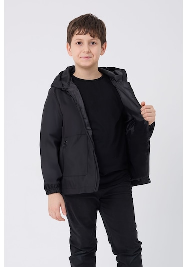 Erkek Çocuk Siyah İçi Astarlı Su Ve Rüzgar Geçirmez Kapüşonlu Çift Fermuarlı Cepli Mont Siyah