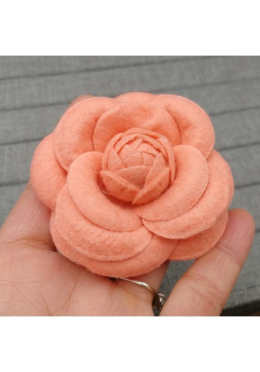 Lüks Siyah Beyaz Kumaş Kamelya Çiçek Broşu Kadın Büyük Gül Pink- Wool 7cm Pembe Çok Renkli