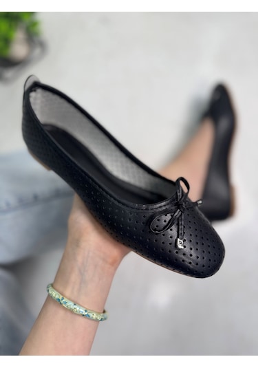 Günlük Kadın Delikli Babet Fiyonklu Metal Detaylı Yumuşak Dikiş Taban Hafif Rahat Ayakkabı 114 Siyah
