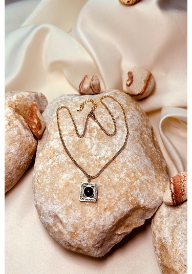 Siyah Taşlı Kare Kesim Zirkon Model Altın Gold Renk Zincir Kadın Paslanmaz Çelik Kolye