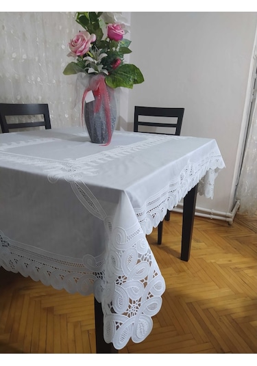 Seron  Dantel Görünümlü Pvc Masa Örtüsü