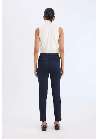 DeFacto Sigaret Normal Bel Düz Paça Saten Kumaş Kumaş Pantolon J8743AZ25SMNV135 DeFacto Sigaret Normal Bel Düz Paça Saten Kumaş Kumaş Pantolon J8743AZ25SMNV135