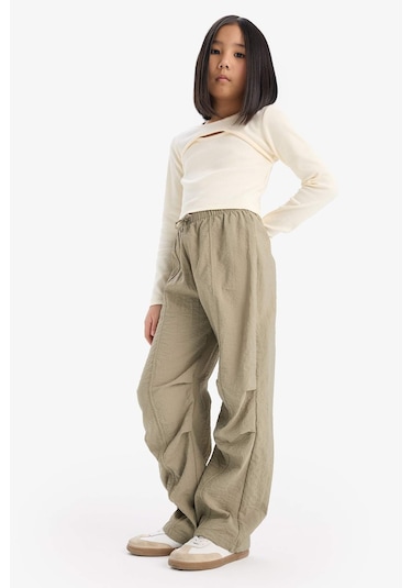 DeFacto Kız Çocuk Beli Lastikli Düz Paça Paraşüt Pantolon D7605A825SMKH465 Haki