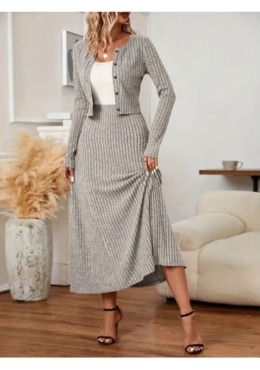 Kadın Uzun Kollu Önden Düğmeli Bluz Ve Yüksek Bel A Kesim Uzun Etek Şardonlu Kaşkorse Ikili Takım Gri Kadın Uzun Kollu Önden Düğmeli Bluz Ve Yüksek Bel A Kesim Uzun Etek Şardonlu Kaşkorse Ikili Takım Gri