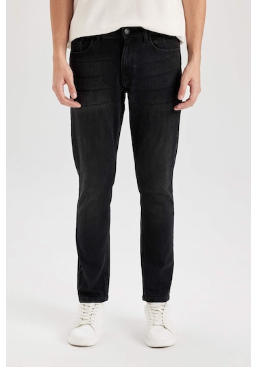 DeFacto Pedro Slim Fit Dar Kalıp Normal Bel Dar Paça Siyah Jean Pantolon R8788AZ24AUNM40 DeFacto Pedro Slim Fit Dar Kalıp Normal Bel Dar Paça Siyah Jean Pantolon R8788AZ24AUNM40