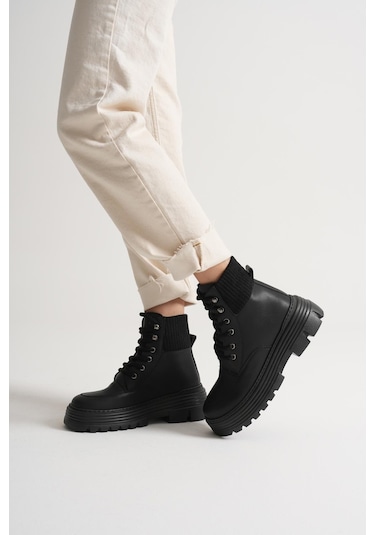 Kalın Eva Taban Boğazı Lastikli Bağcıklı Kadın Siyah Bot Tbgzgn505 Siyah