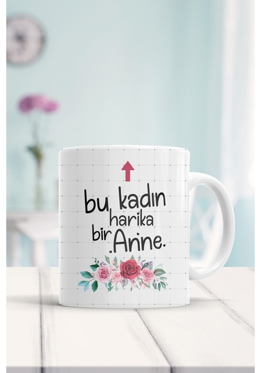 Bu Kadın Harika Bir Anne Baskılı Kupa Bardak Beyaz