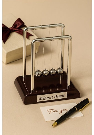 İsim Yazılı Kişiye Özel Newton Sarkaçı Metal Denge Topu Masaüstü Ofis Şık Dekoratif Hediye Küçük Boy