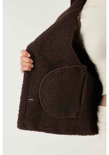 Lela Oversize Kruvaze Yaka Peluş Detaylı Suni Deri Biker Ceket Bayan Mont 6810247 Kahve