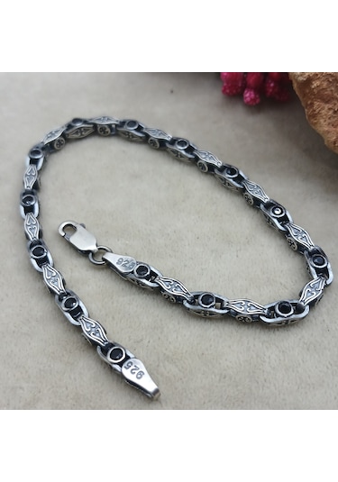 Bir Gümüş Aşkı 925 Ayar Gümüş Kenarı Taşlı Yeni Model Bileklik