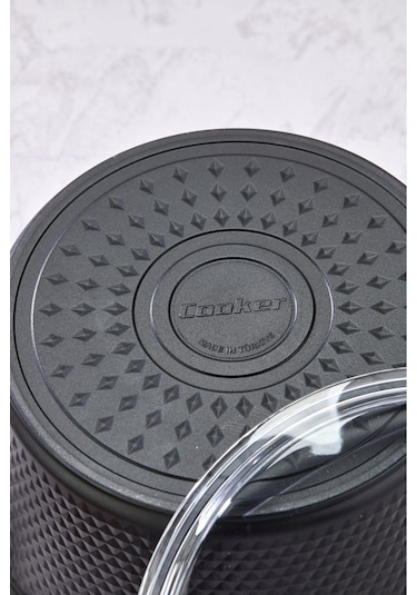 Cooker Kristal Serisi Döküm Granit Silikon Saplı 28 Cm Derin Tencere Siyah